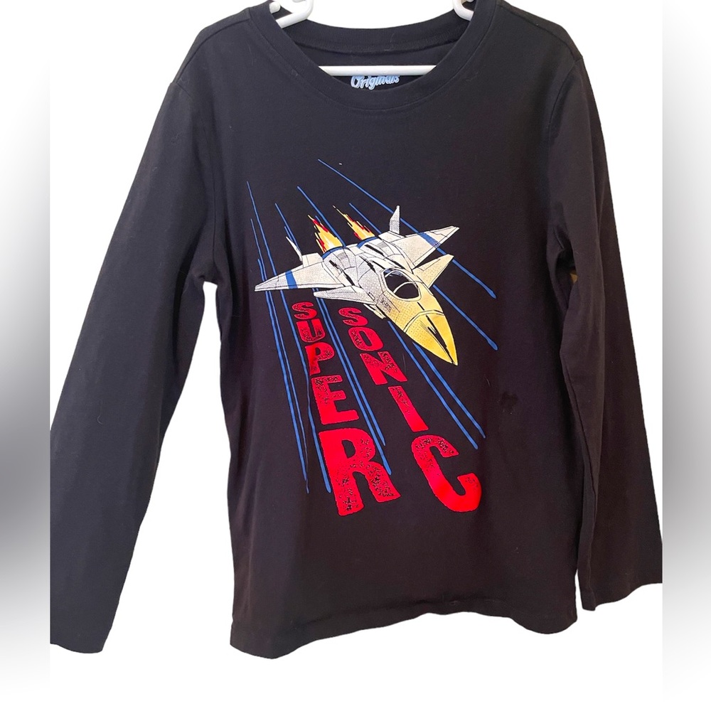 OshKosh boys long-sleeved graphic tee. Great condition, size 10.